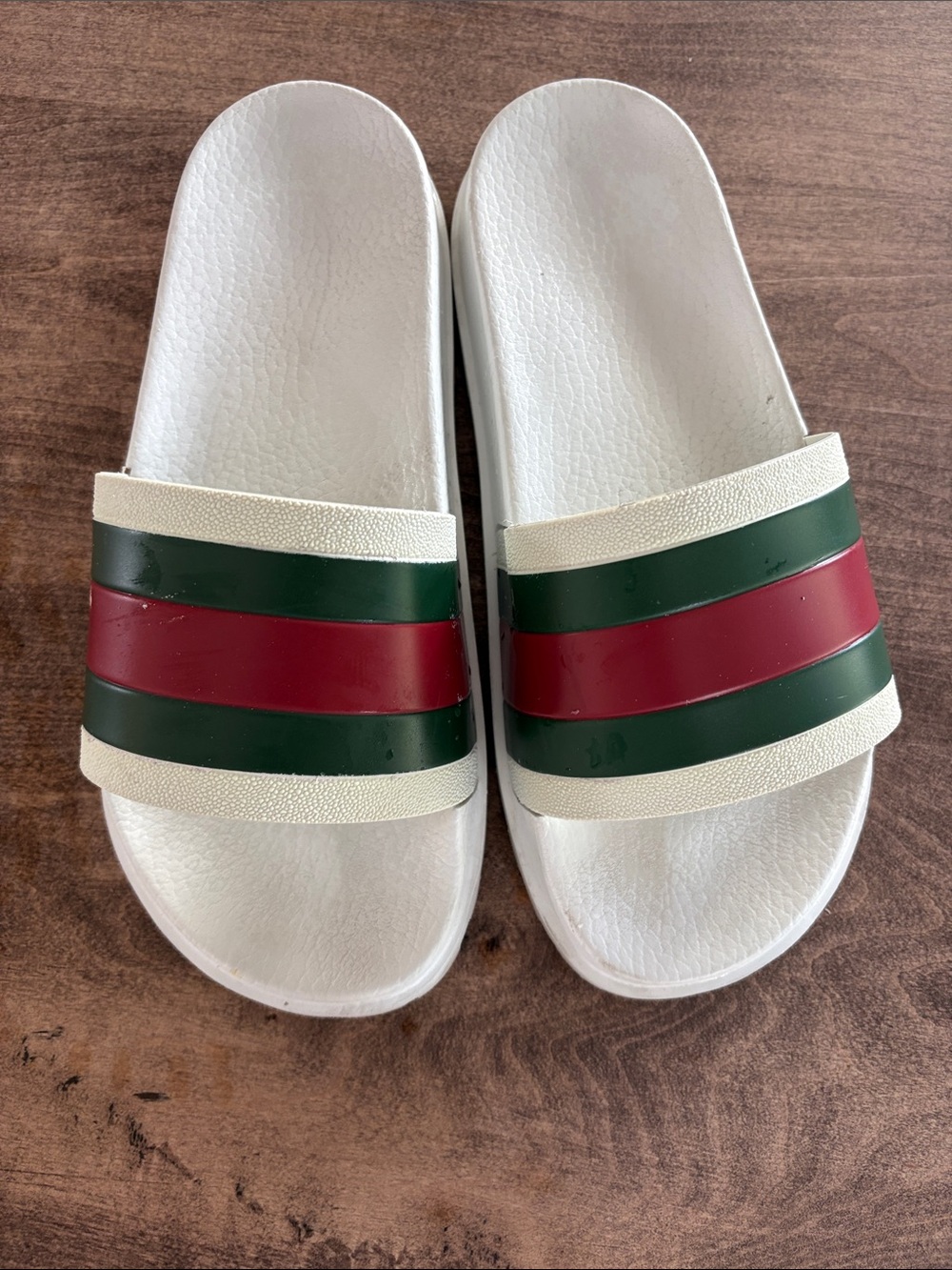 Gucci White Slide Sandals with Green and Red Stripes